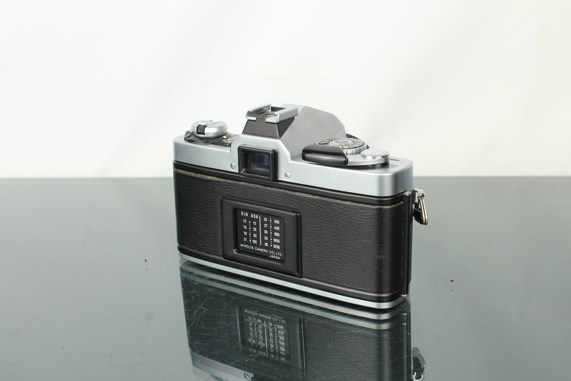 Minolta XG9 + 50mm 1.7 Minolta MD lens - Dutch|Thrift