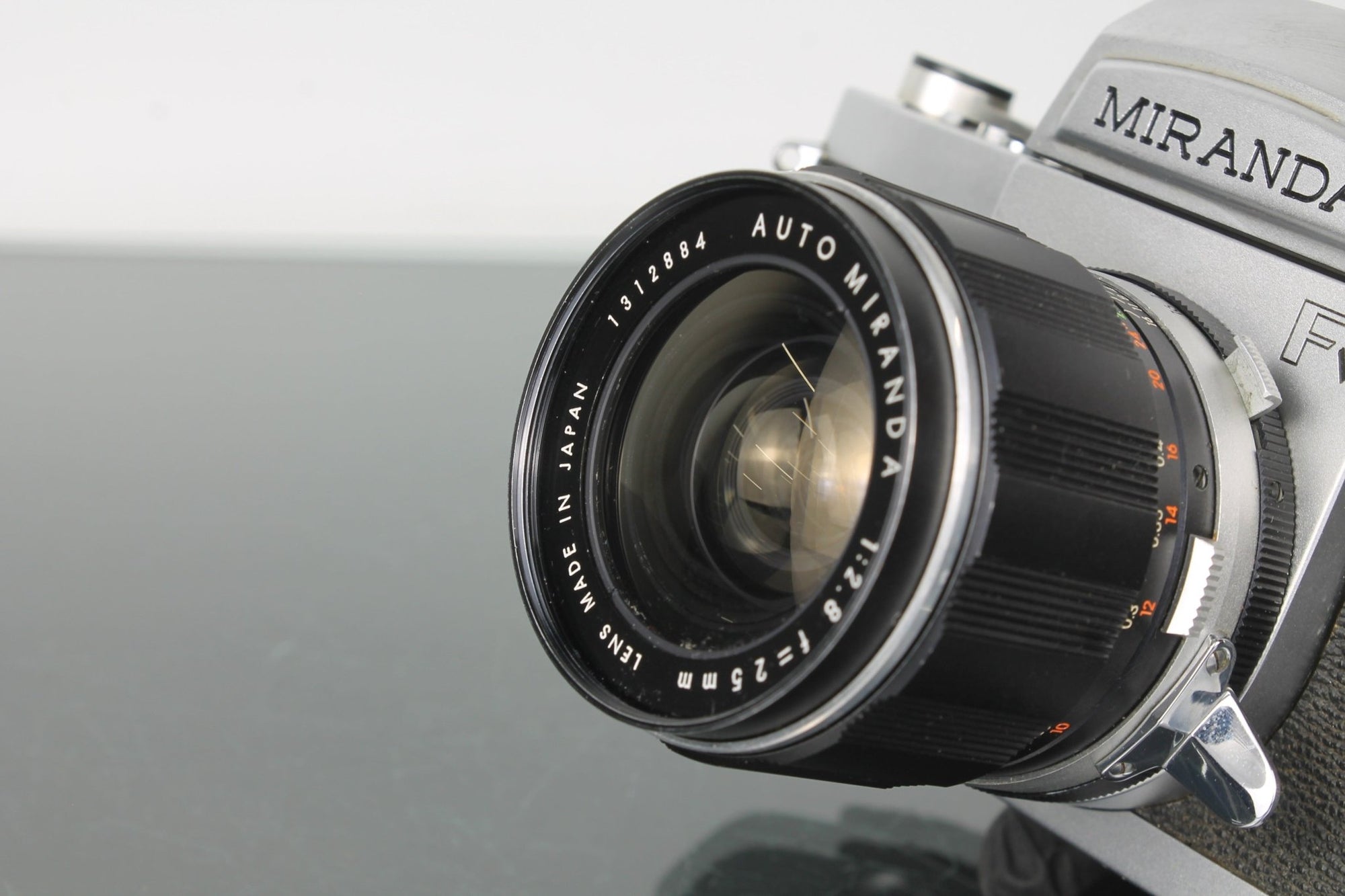 Miranda T + Auto Miranda 25mm f/2.8 - Dutch|Thrift
