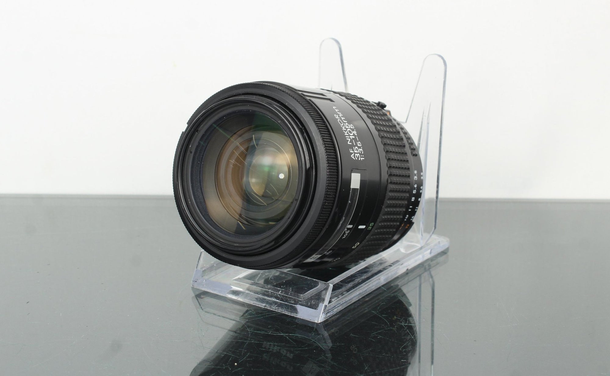 Nikkor AF 35 - 105mm 1:3.5 - 4.5 Nikon AF Mount - Dutch|Thrift