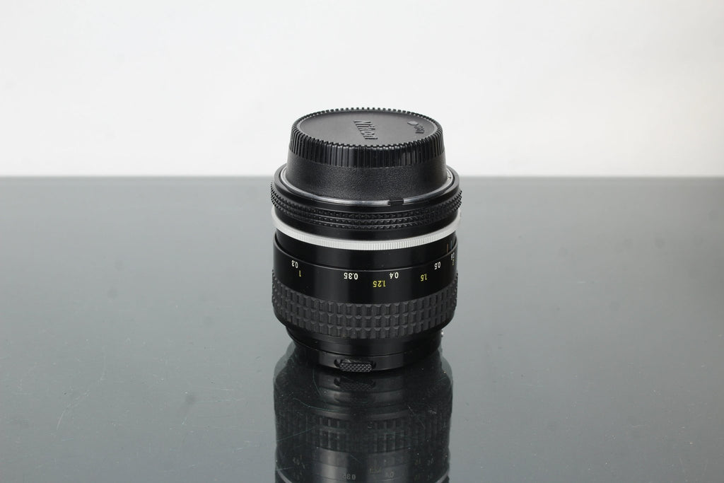 Nikkor F 35mm f/2 Nikon F - Mount - Dutch|Thrift