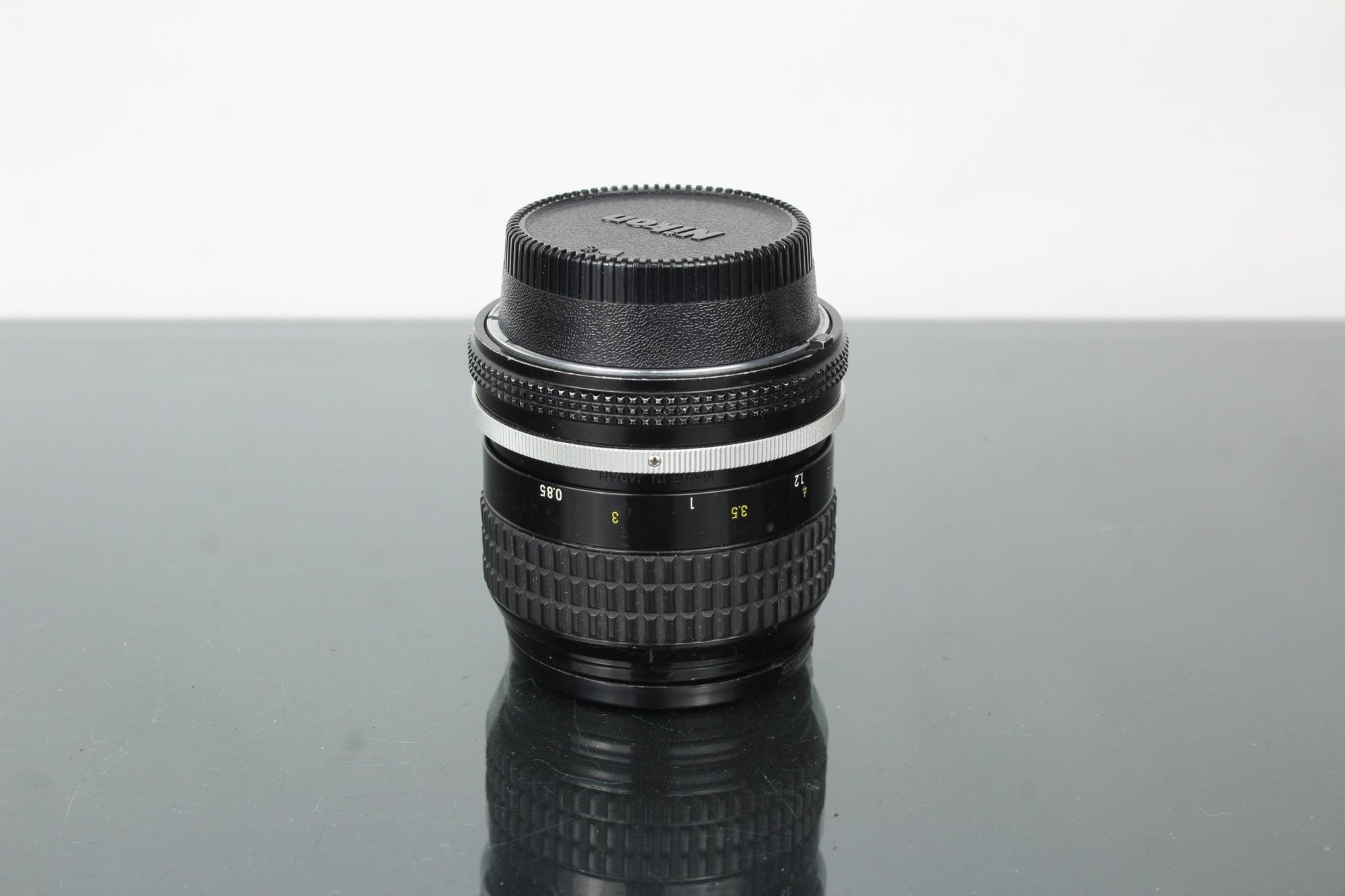 Nikkor F 85mm f/2 Nikon F - Mount - Dutch|Thrift