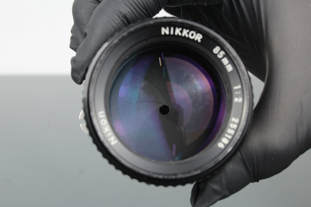 Nikkor F 85mm f/2 Nikon F - Mount - Dutch|Thrift