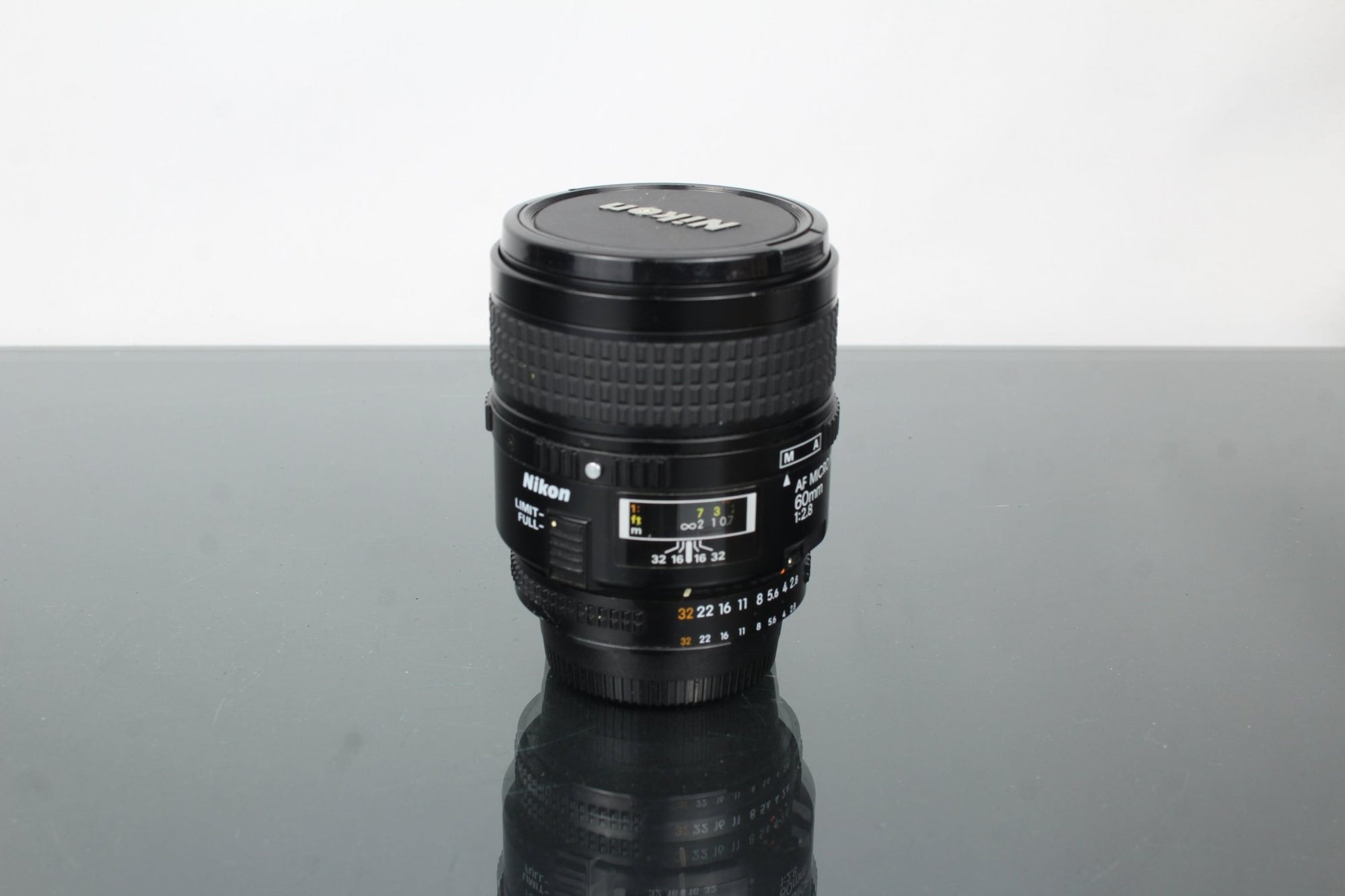 Nikkor F AF Micro 60mm f/2.8 Nikon F - Mount - Dutch|Thrift