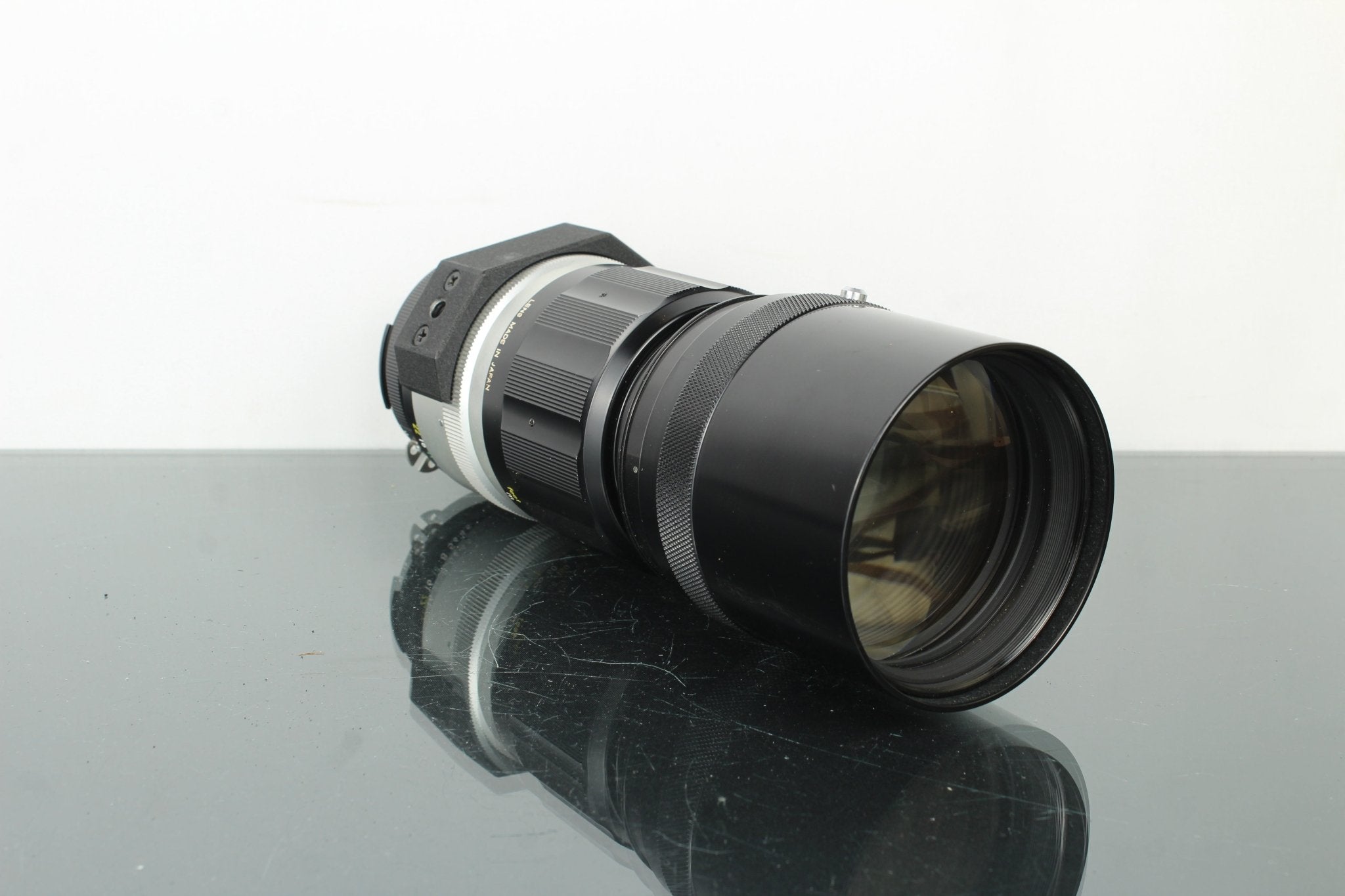 Nikkor H 1:4.5 f=300mm AI F Mount – Dutch|Thrift Nikkor H 1:4.5 f=300mm AI F Mount – Dutch|Thrift
