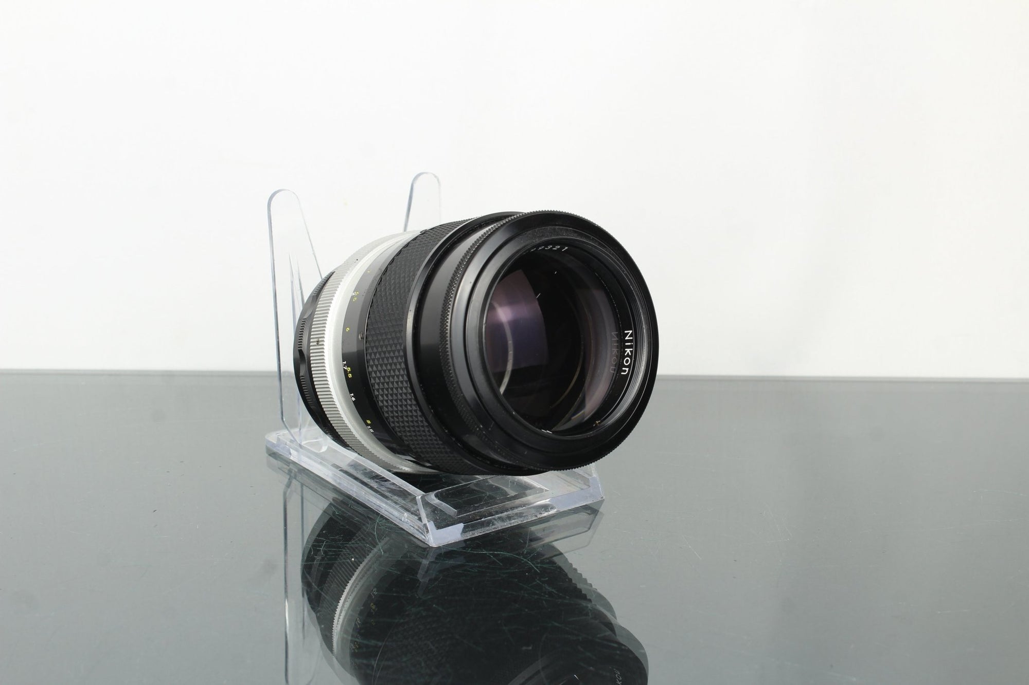 Nikkor 135mm F2.8 AI ARGENTIQUE - Photo, audio & vidéo Nikkor 135mm F2.8 AI ARGENTIQUE - Photo, audio & vidéo