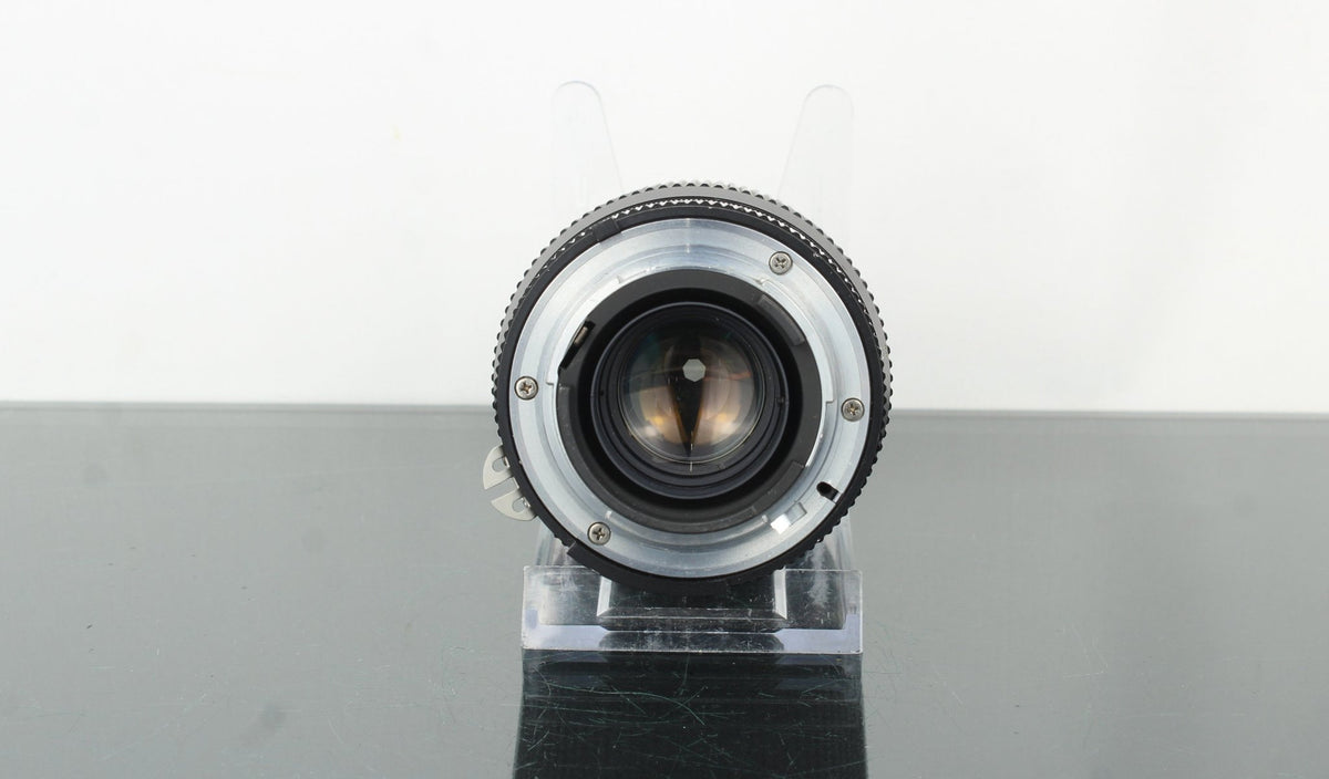 Nikkor Zoom 35 - 135mm 1:3.5 - 4.5 Nikon AI Mount - Dutch|Thrift