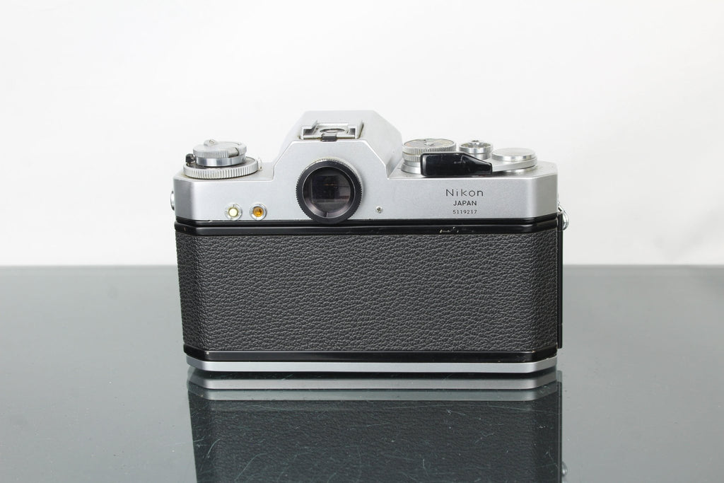 Nikkormat EL + 28mm 1:3.5 Nikkor lens - Dutch|Thrift