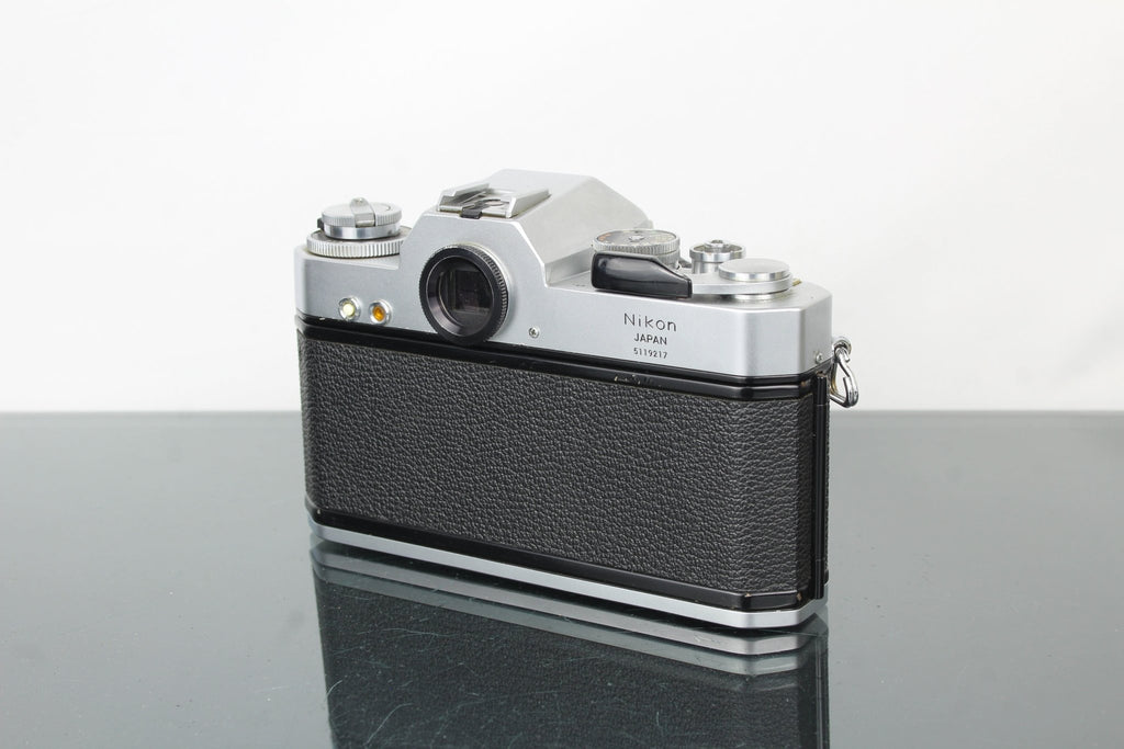 Nikkormat EL + 28mm 1:3.5 Nikkor lens - Dutch|Thrift