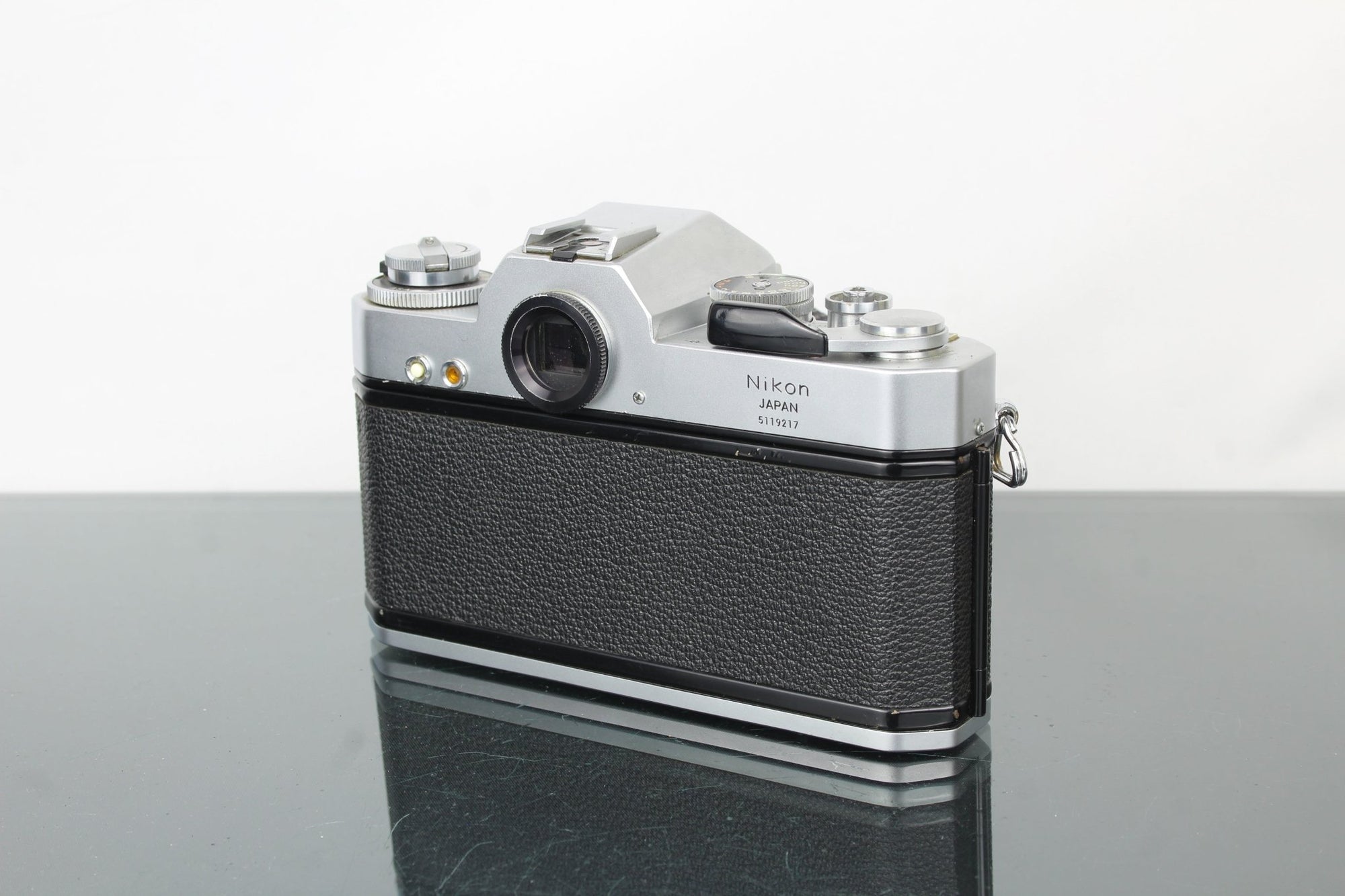 Nikkormat EL + 28mm 1:3.5 Nikkor lens - Dutch|Thrift