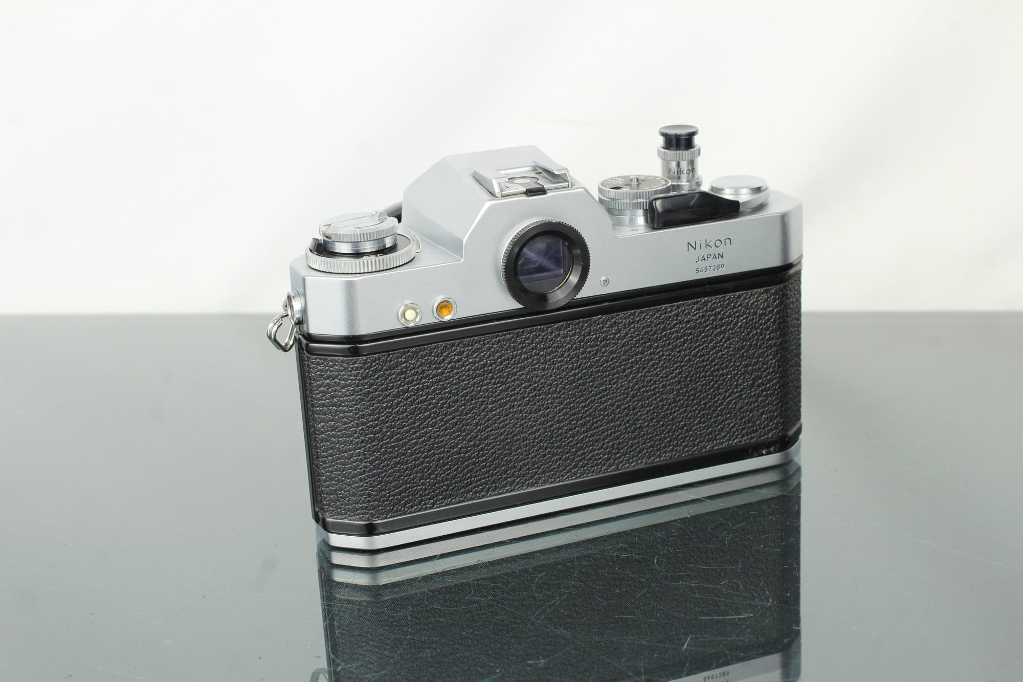 Nikkormat EL + 50mm 1:2 Nikon lens - Dutch|Thrift