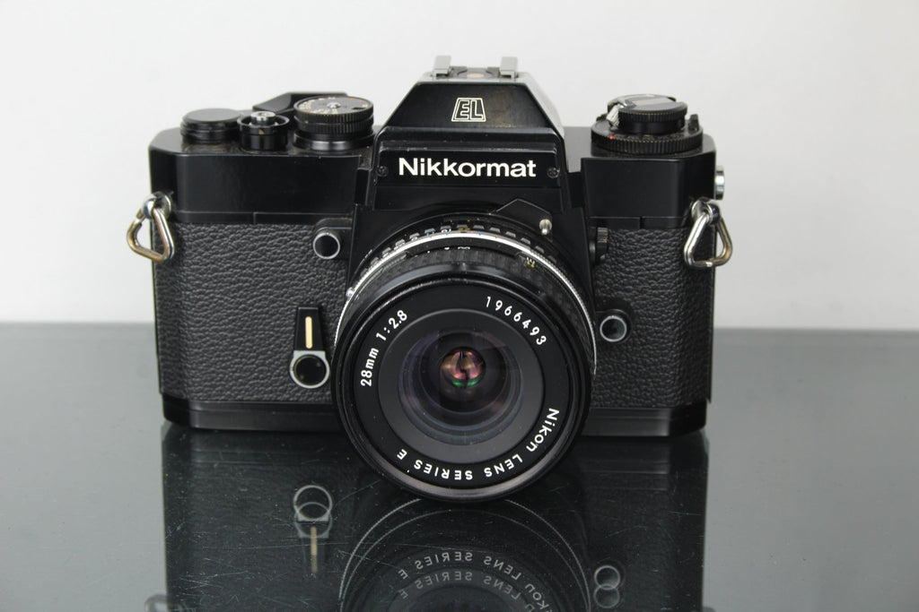 Nikkormat EL + Nikon E 28mm 2.8 lens (Nikon F mount) - Dutch|Thrift