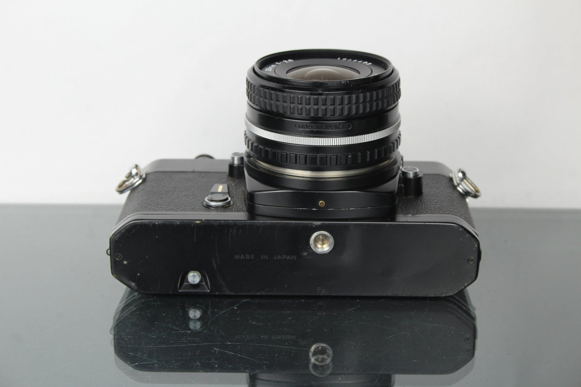 Nikkormat EL + Nikon E 28mm 2.8 lens (Nikon F mount) - Dutch|Thrift