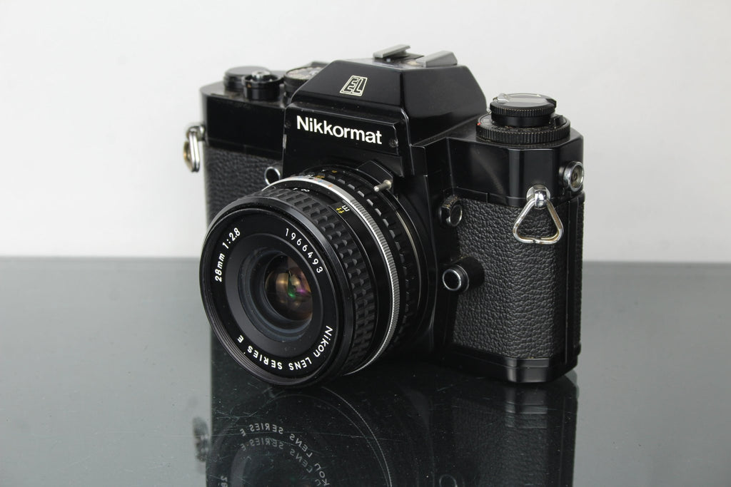 Nikkormat EL + Nikon E 28mm 2.8 lens (Nikon F mount) - Dutch|Thrift