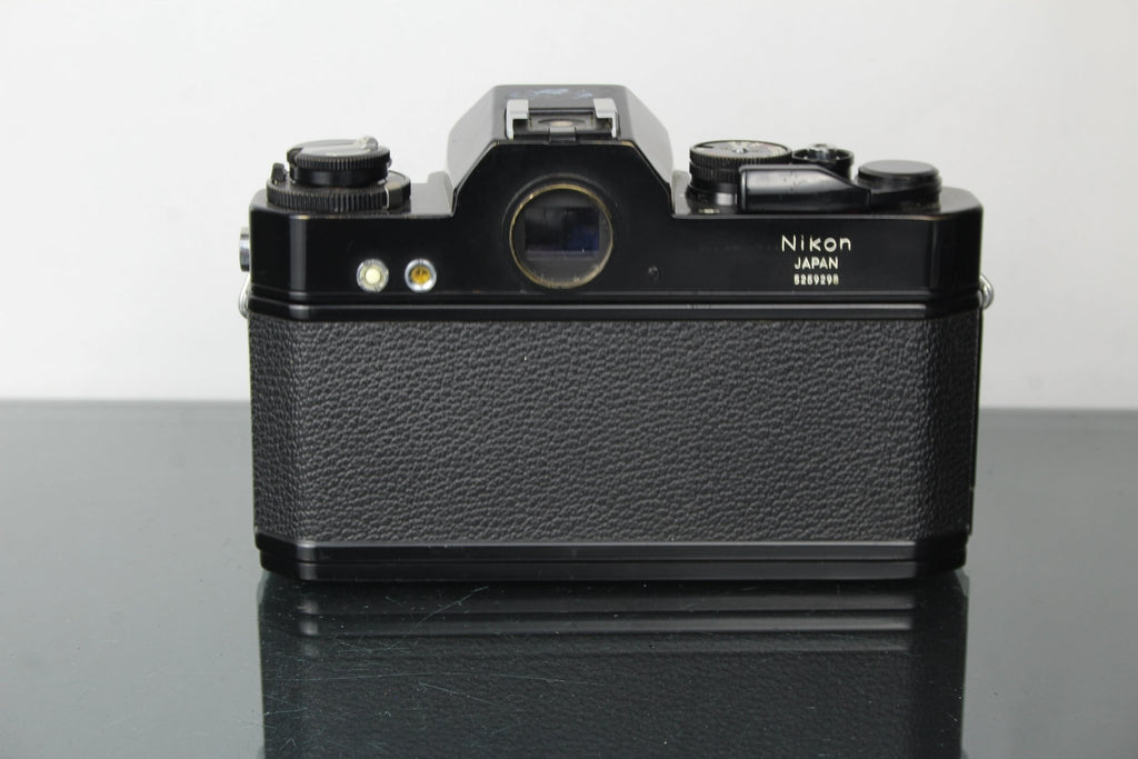 Nikkormat EL + Nikon E 28mm 2.8 lens (Nikon F mount) - Dutch|Thrift