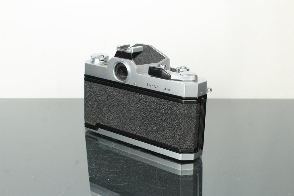 Nikkormat FT - 2 + 50mm 1:2 Nikkor lens - Dutch|Thrift