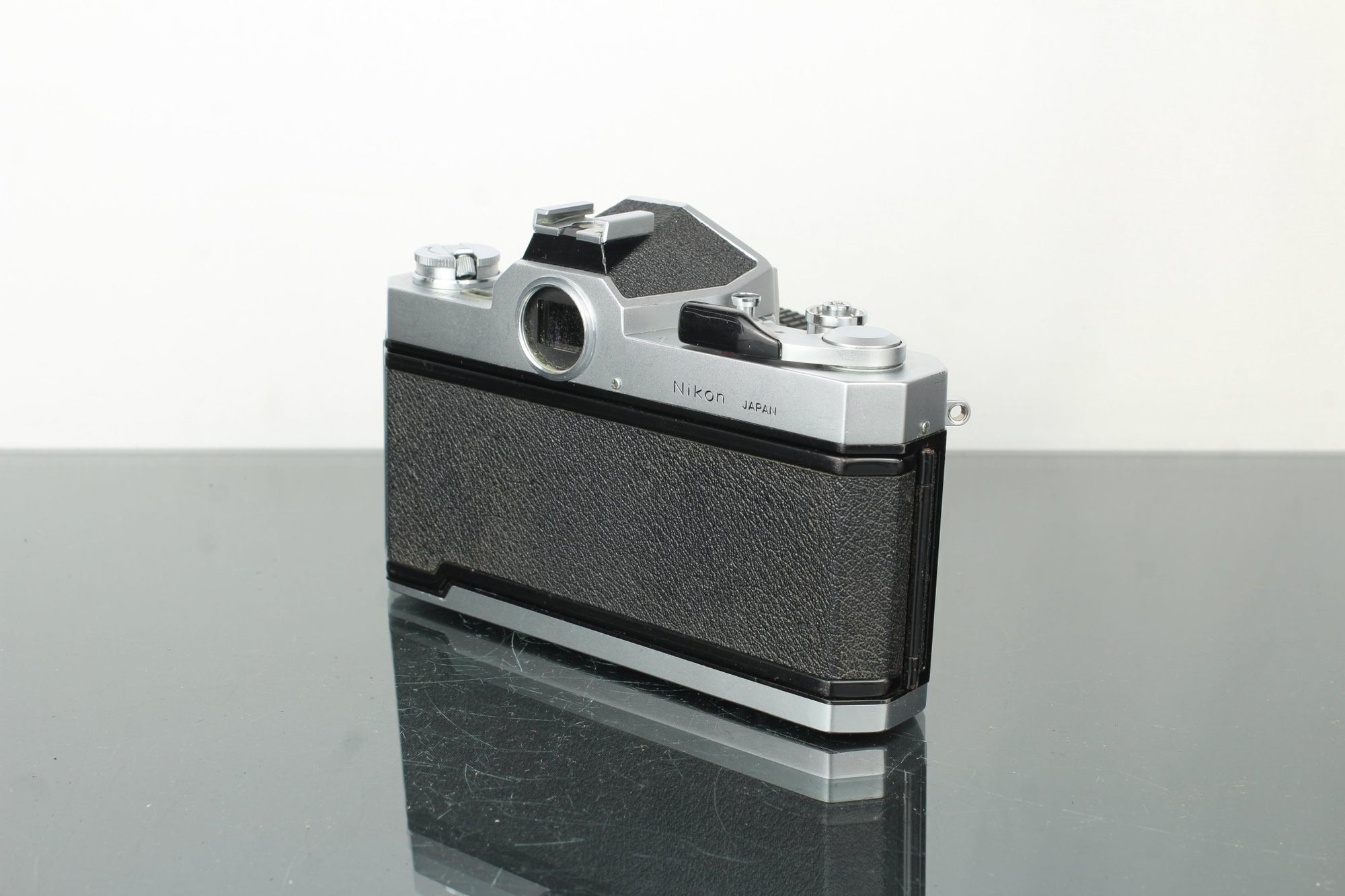 Nikkormat FT - 2 + 50mm 1:2 Nikkor lens - Dutch|Thrift