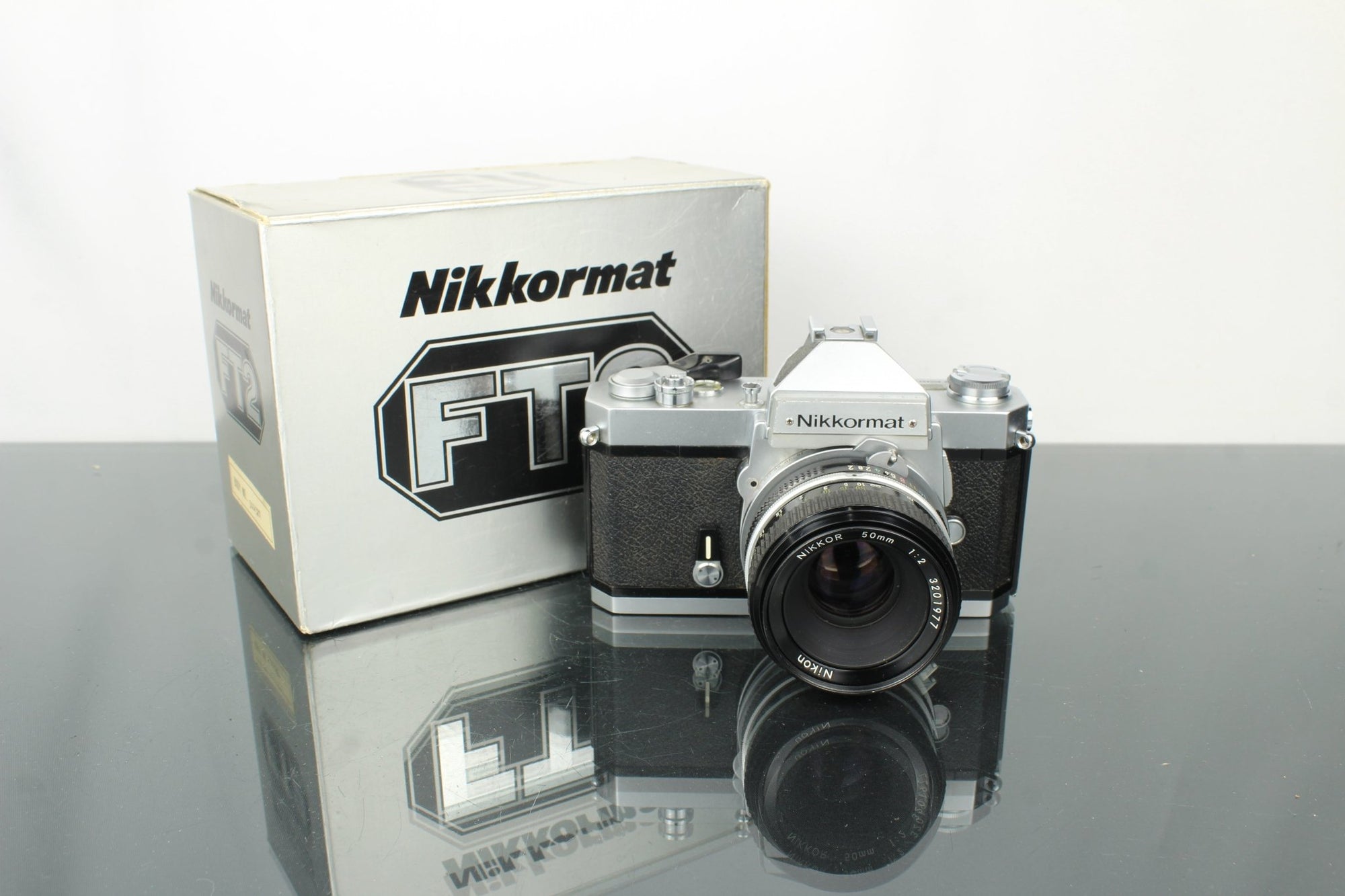 Nikkormat FT - 2 + 50mm 1:2 Nikkor lens - Dutch|Thrift