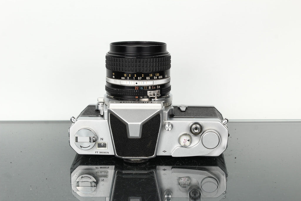 Nikkormat FT 3833076 + Nikon 28mm 1:3.5 - Dutch|Thrift
