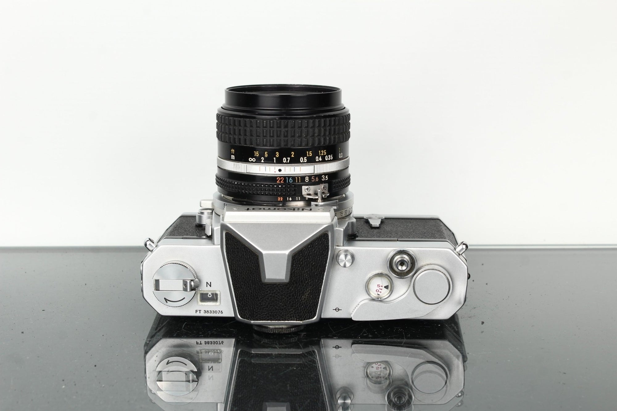 Nikkormat FT 3833076 + Nikon 28mm 1:3.5 - Dutch|Thrift
