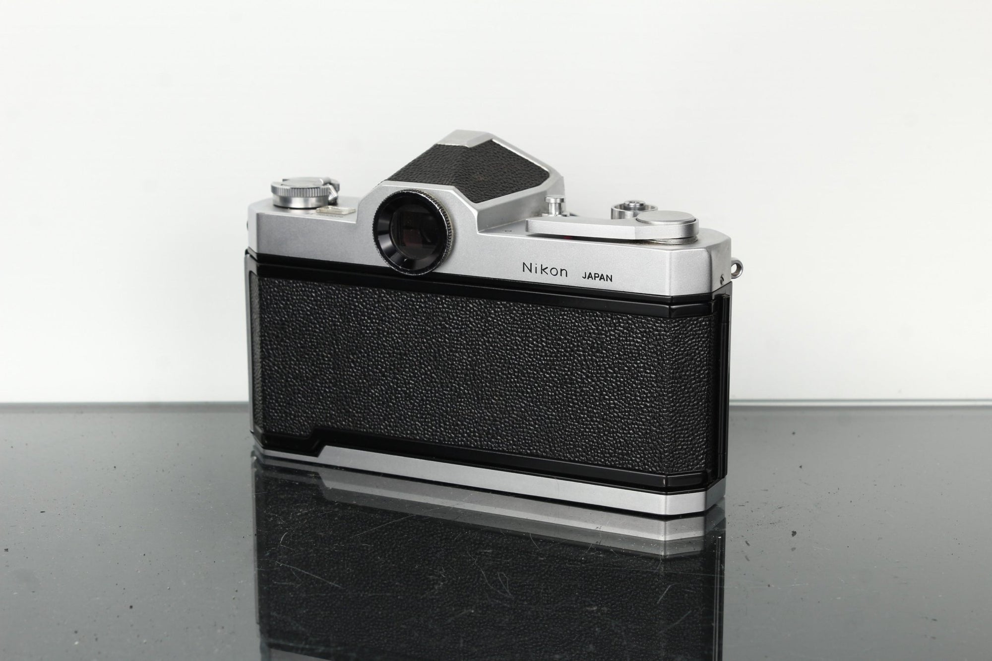 Nikkormat FT 3833076 + Nikon 28mm 1:3.5 - Dutch|Thrift