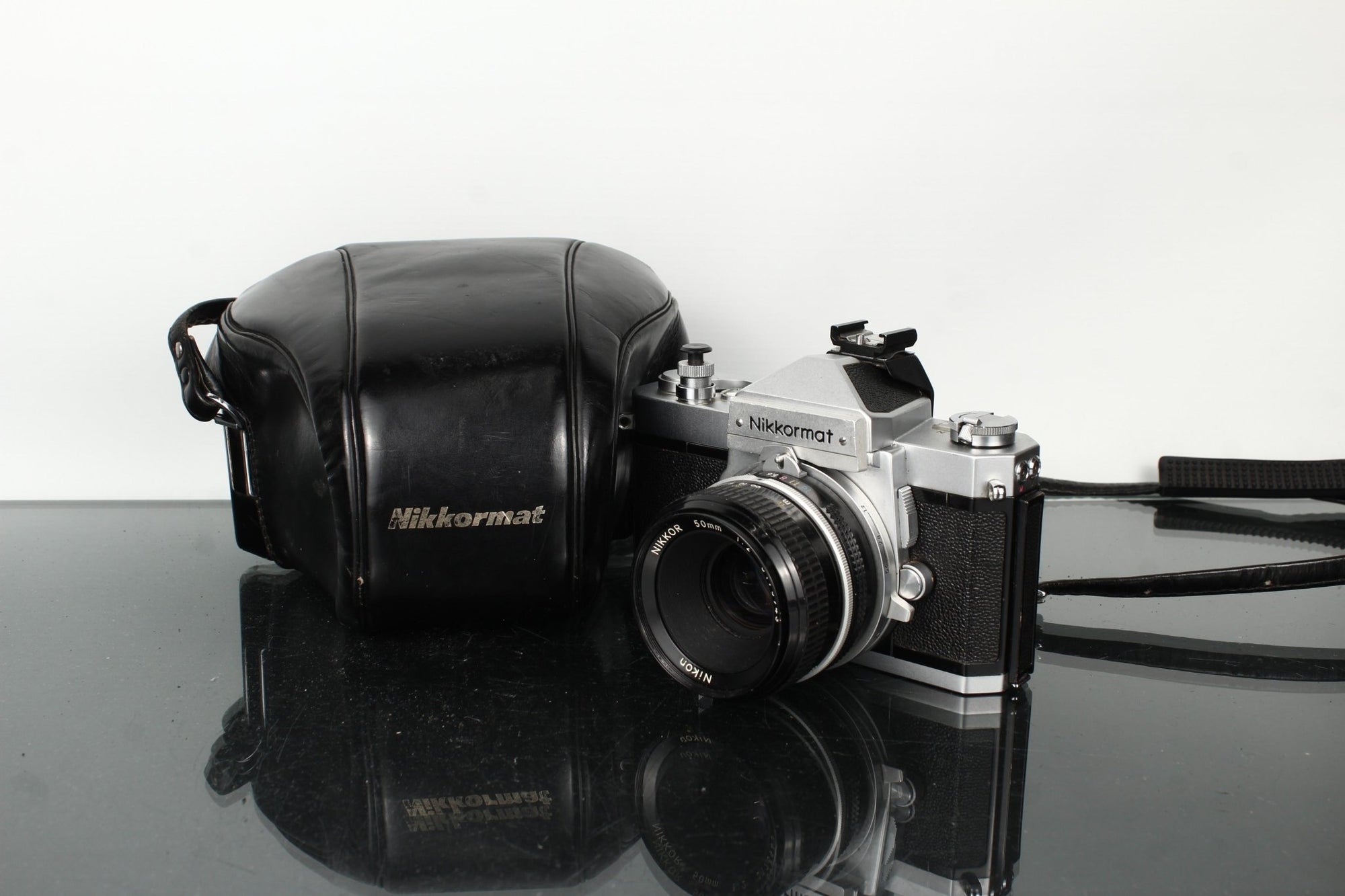 Nikkormat FT 4093080 + Nikkor 50mm f/2 - Dutch|Thrift