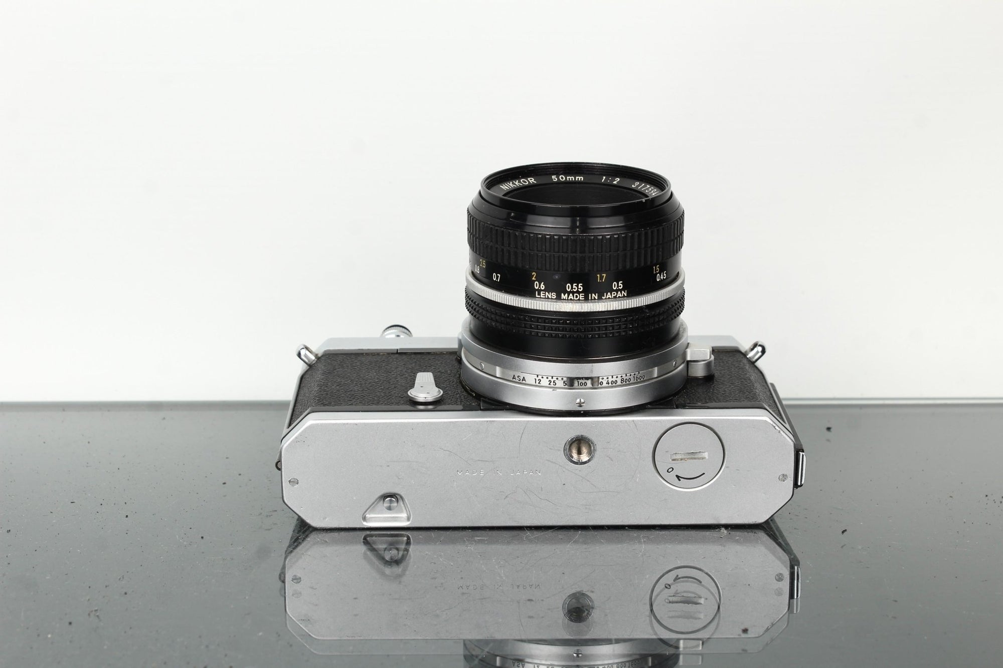 Nikkormat FT 4093080 + Nikkor 50mm f/2 - Dutch|Thrift