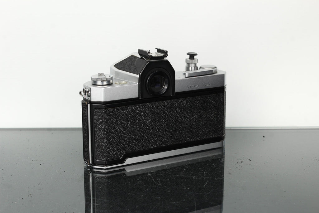 Nikkormat FT 4093080 + Nikkor 50mm f/2 - Dutch|Thrift