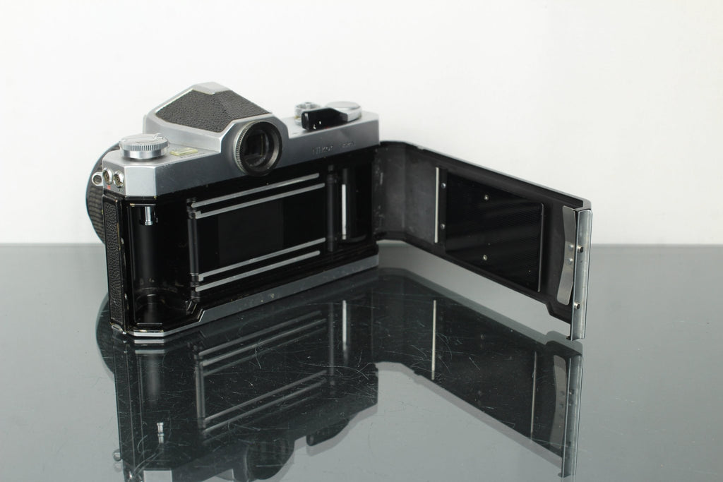 Nikkormat FT + 50mm 1:2 Nikkor lens - Dutch|Thrift