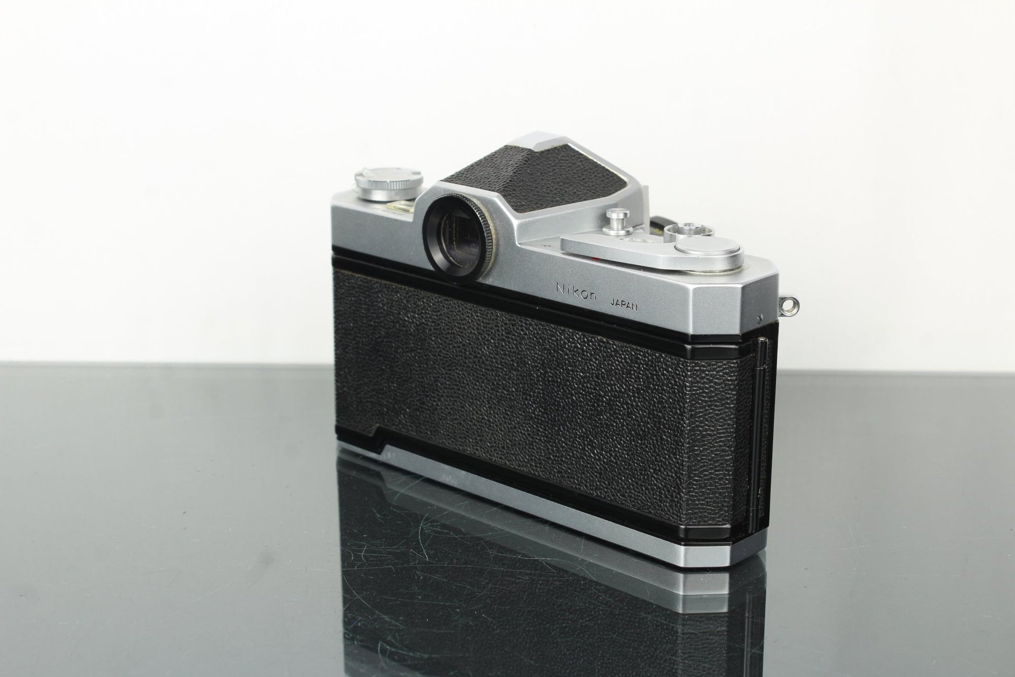 Nikkormat FT + 50mm 1:2 Nikkor lens - Dutch|Thrift