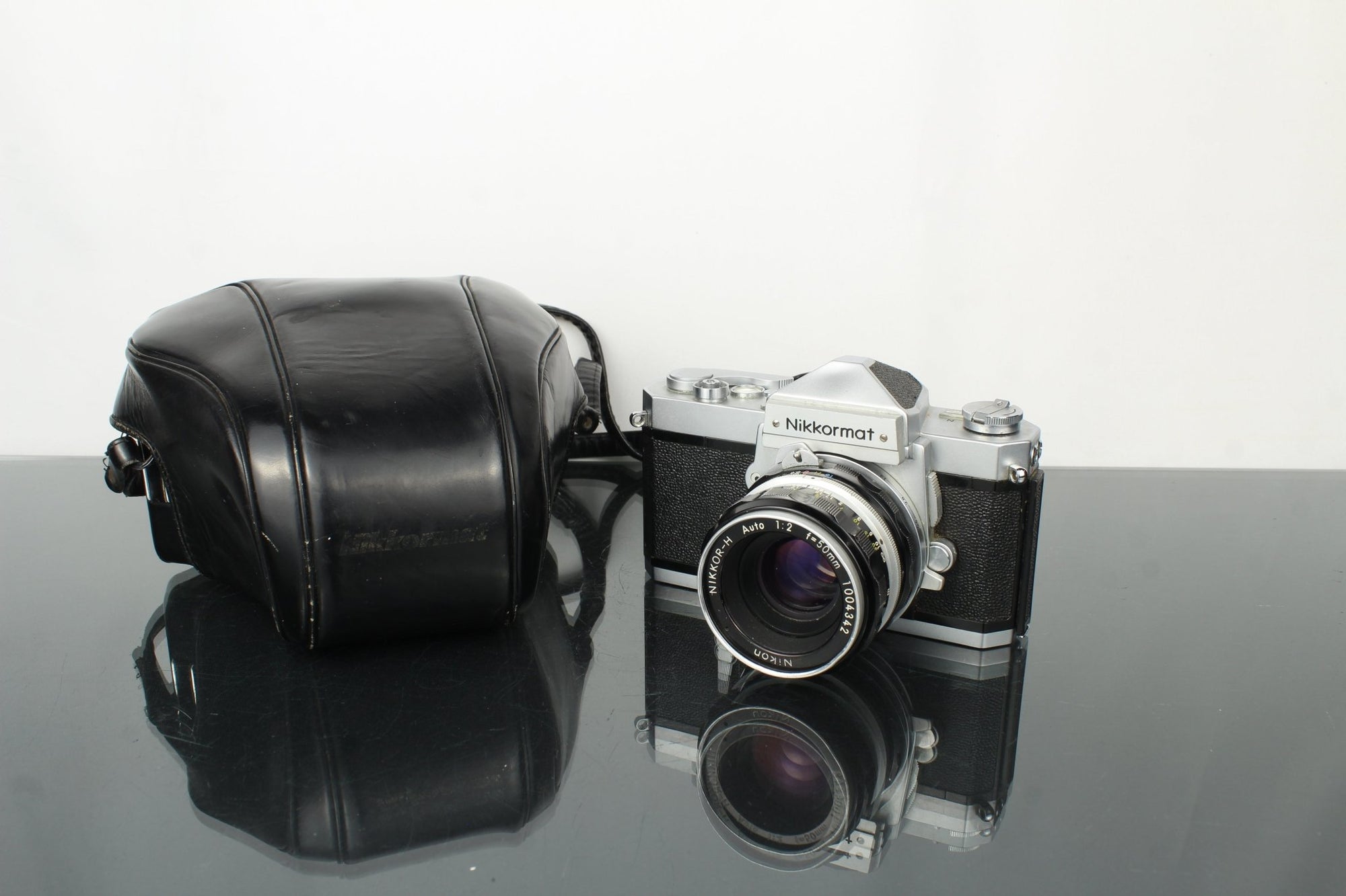 Nikkormat FT + 50mm 1:2 Nikkor lens - Dutch|Thrift