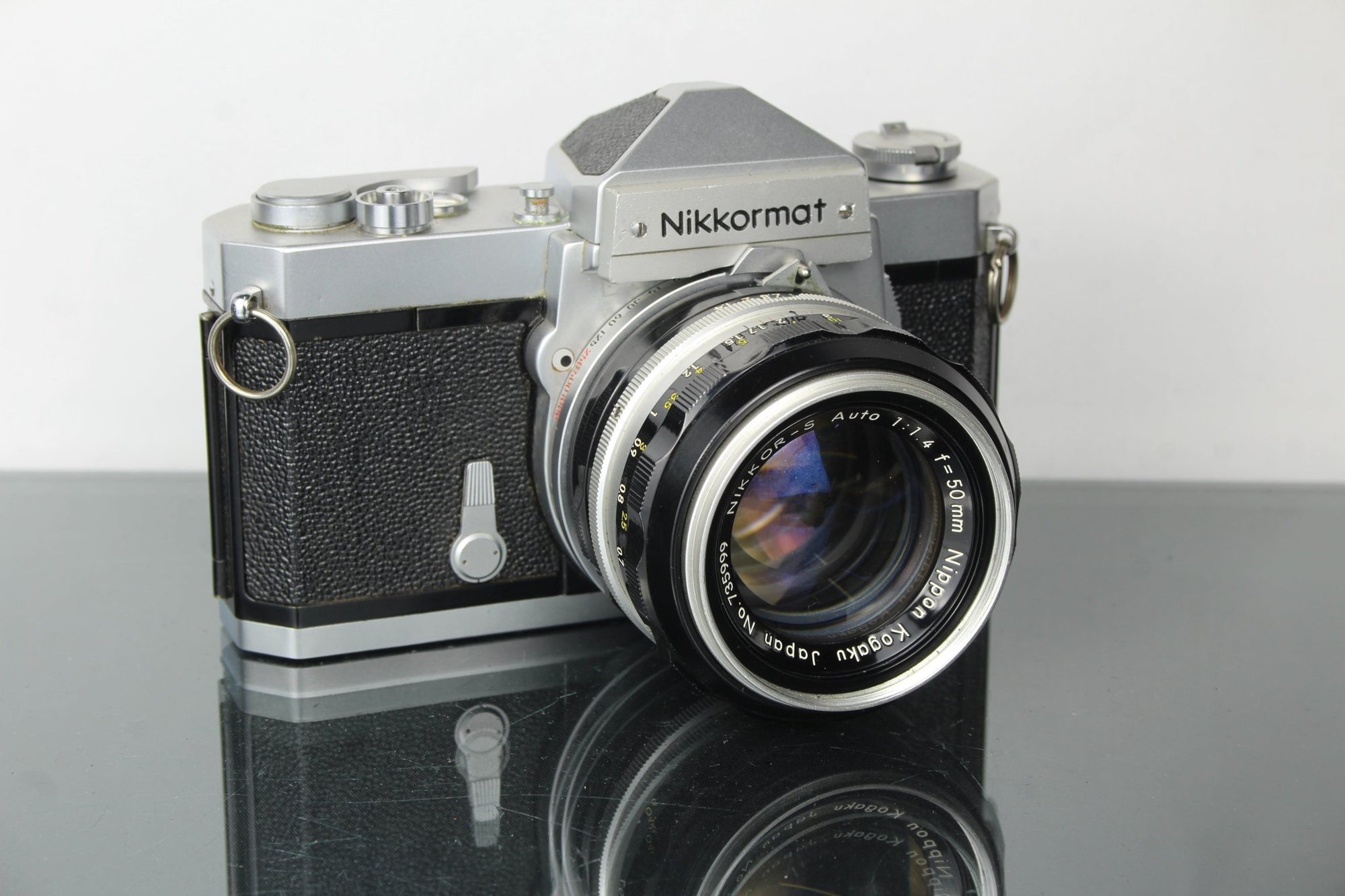 Nikkormat FT + 50mm 1.4 Nikkor S lens - Dutch|Thrift