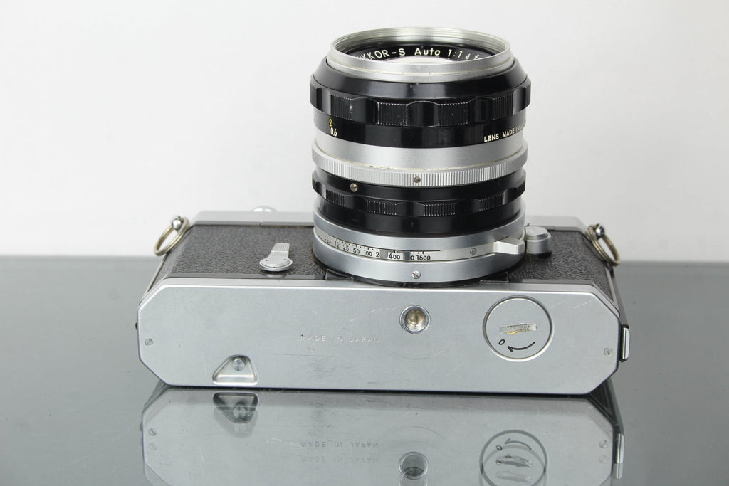 Nikkormat FT + 50mm 1.4 Nikkor S lens - Dutch|Thrift