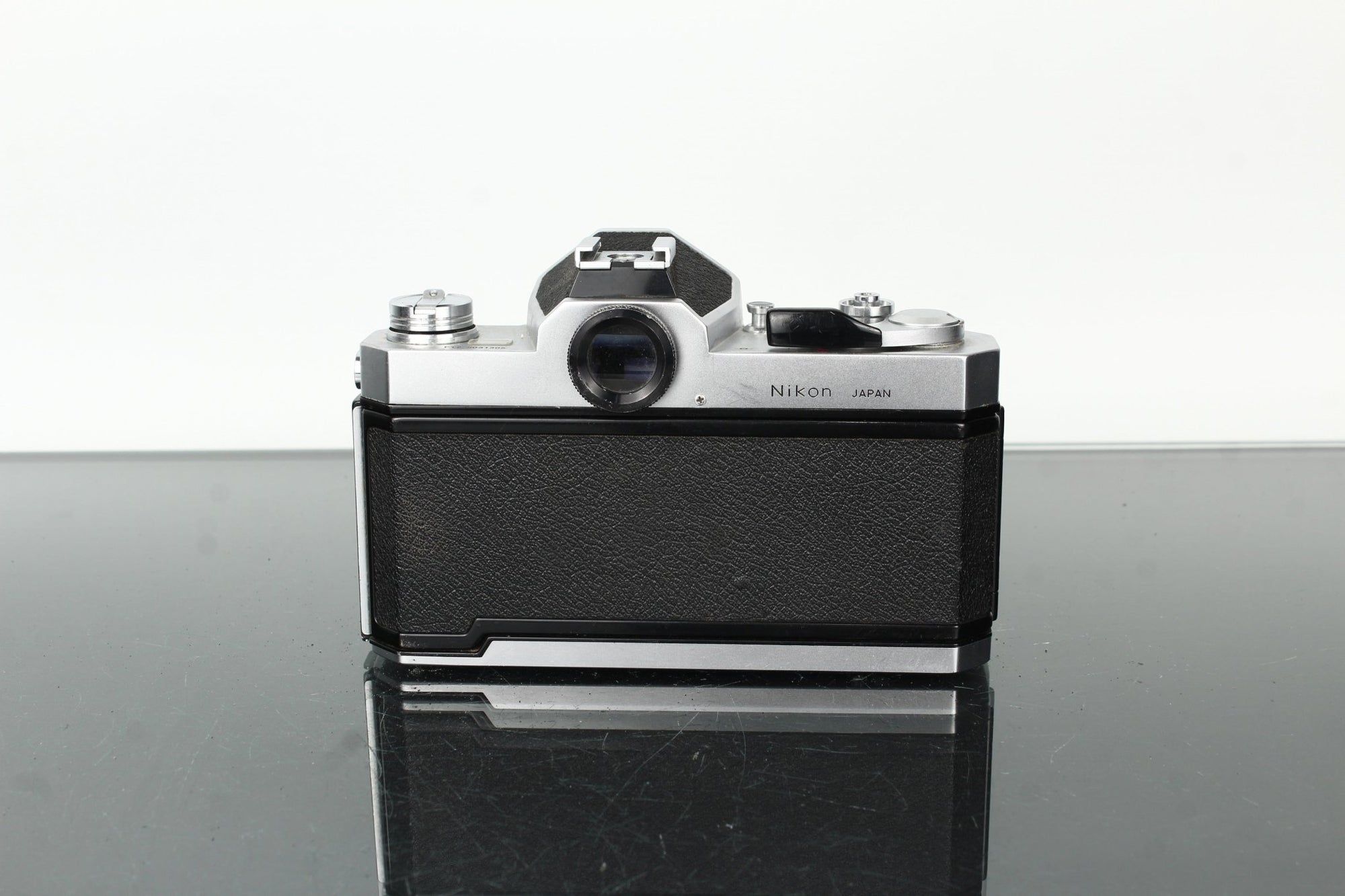 Nikkormat FT2 5031305 + Nikkor 50mm f/2 - Dutch|Thrift