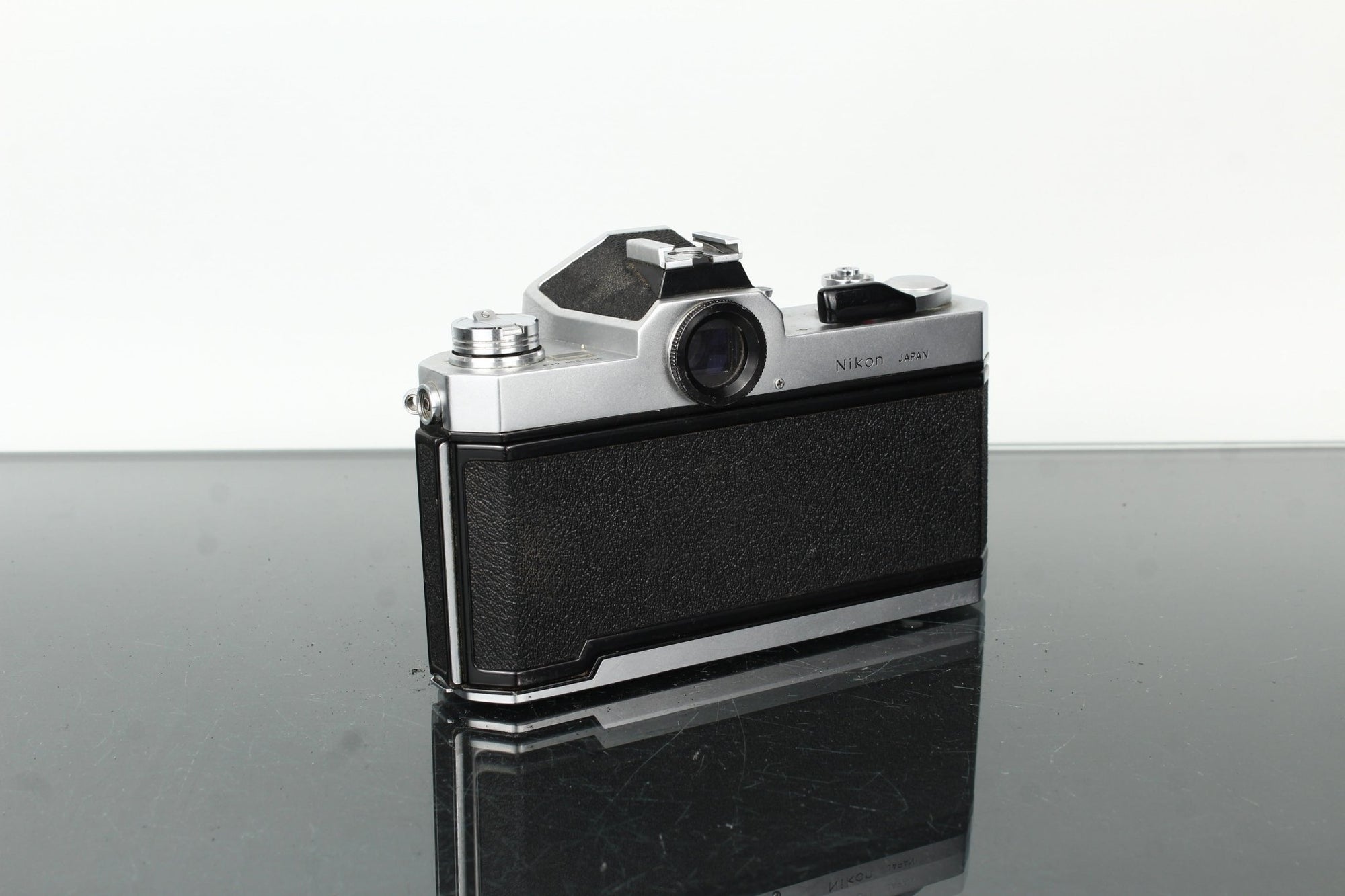 Nikkormat FT2 5031305 + Nikkor 50mm f/2 - Dutch|Thrift