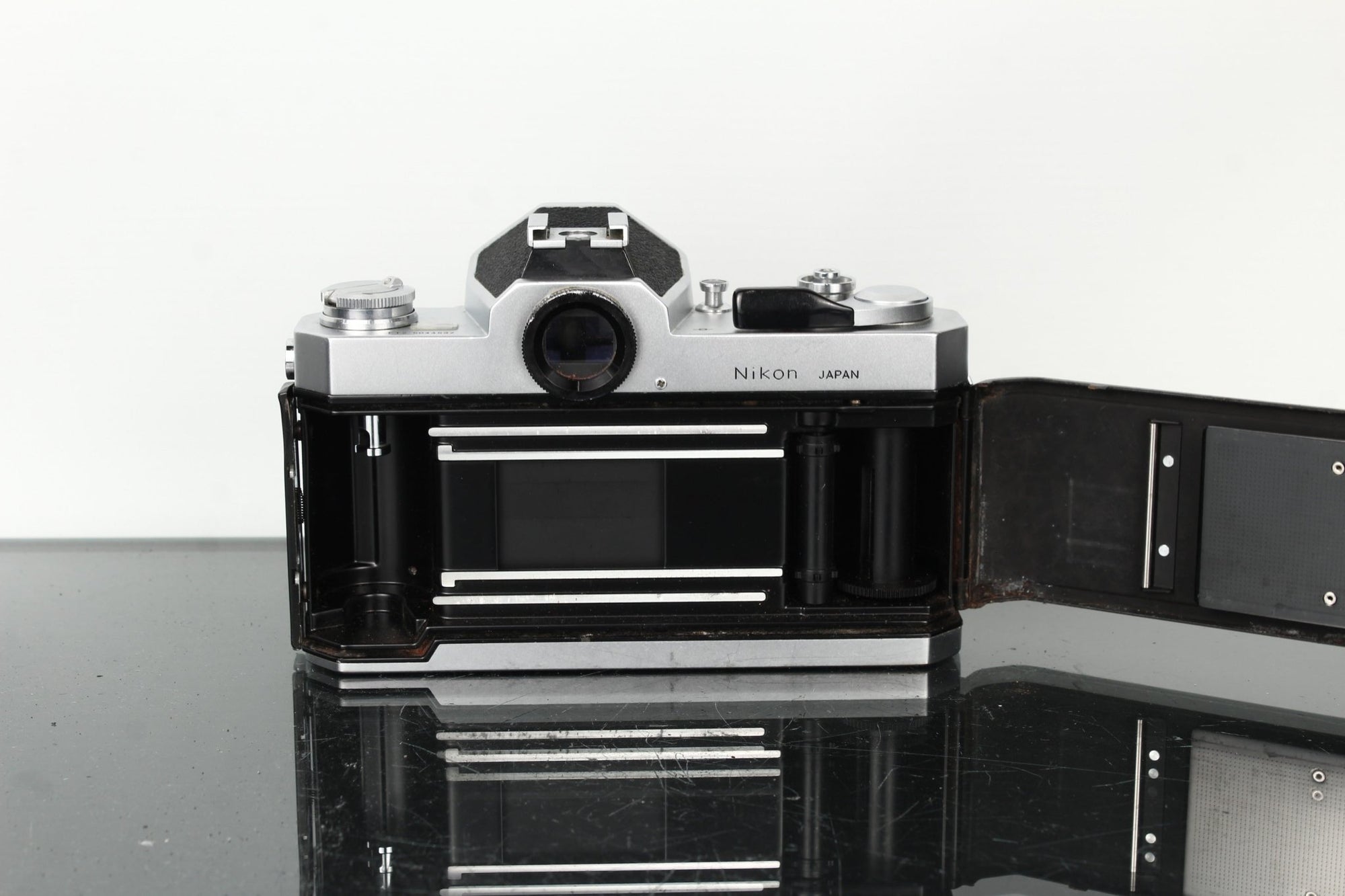 Nikkormat FT2 5044537 + Nikon H.C 1:2 F=50mm - Dutch|Thrift