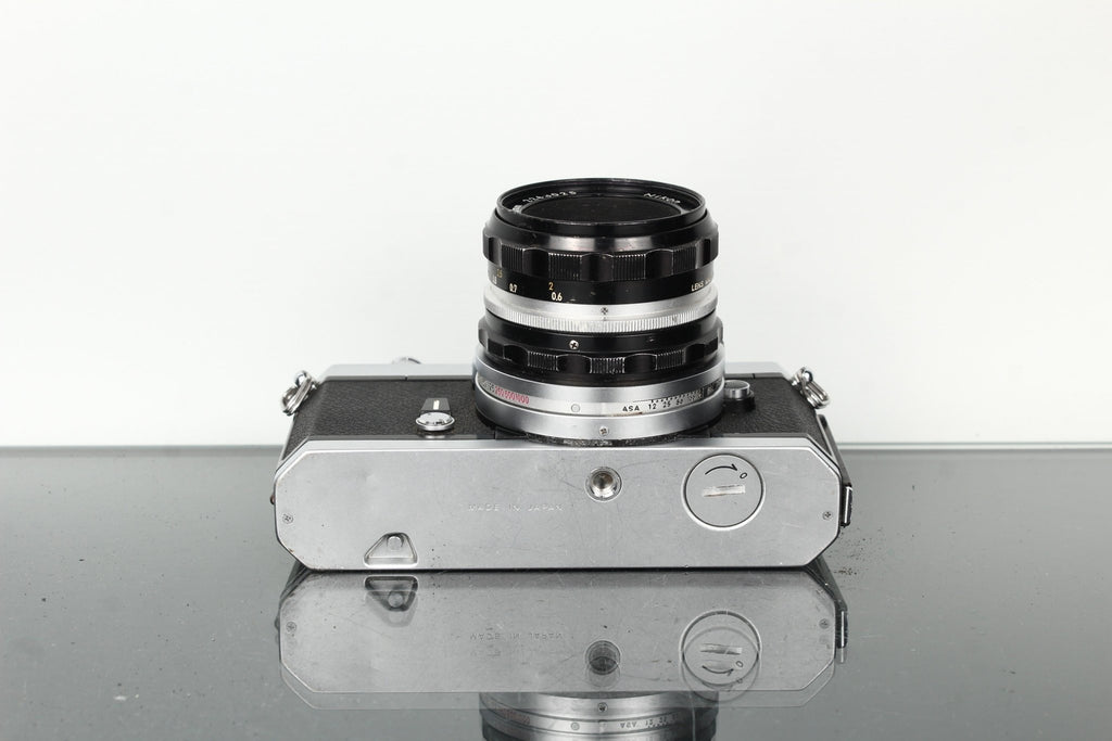 Nikkormat FT2 5044537 + Nikon H.C 1:2 F=50mm - Dutch|Thrift