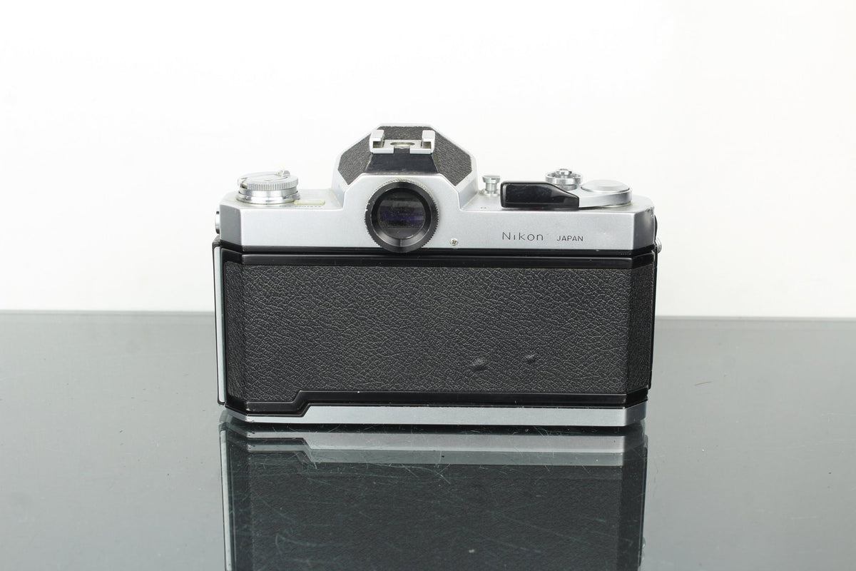 Nikkormat FT2 + 50mm 1:2 Nikkor lens - Dutch|Thrift