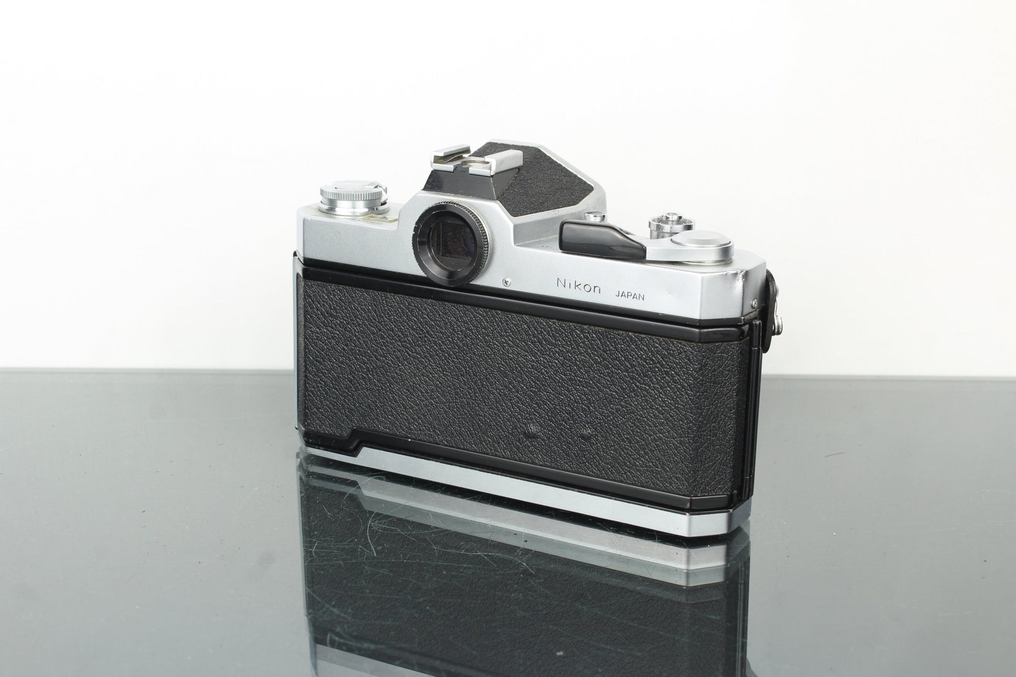 Nikkormat FT2 + 50mm 1:2 Nikkor lens - Dutch|Thrift