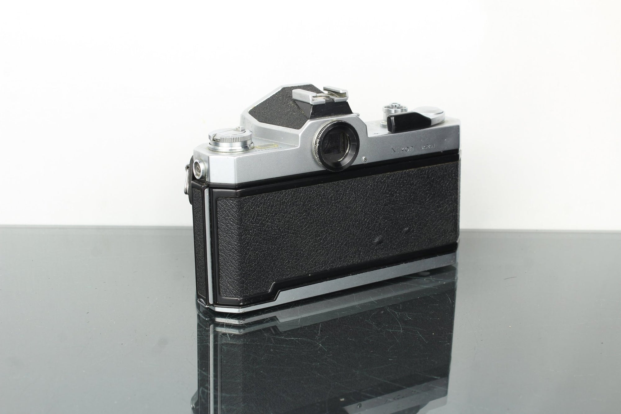 Nikkormat FT2 + 50mm 1:2 Nikkor lens - Dutch|Thrift