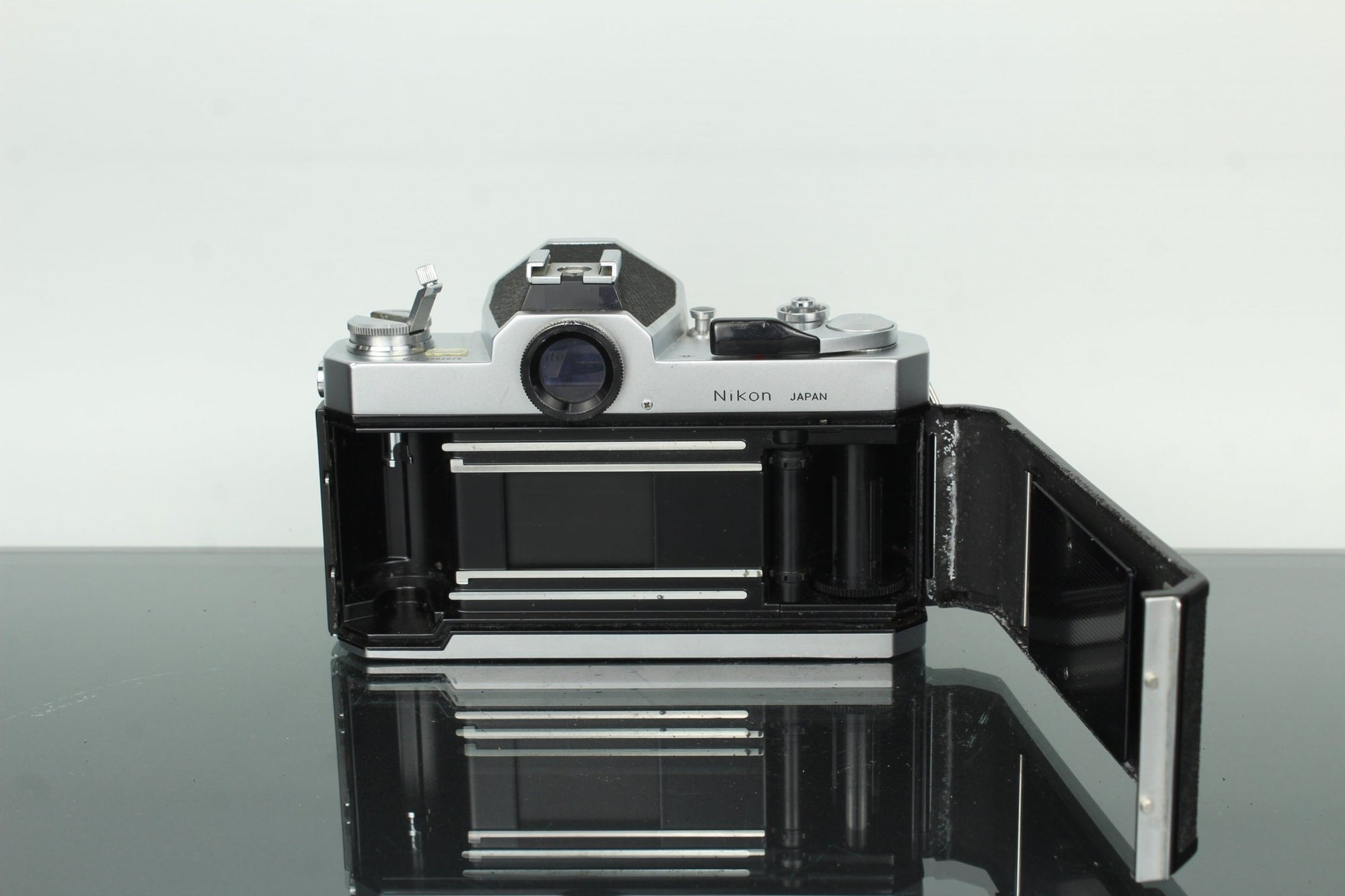 Nikkormat FT2 Nikkor - H Auto 50mm f/2 - Dutch|Thrift