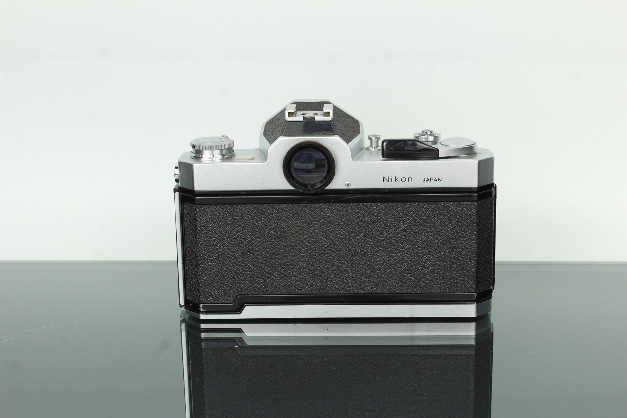 Nikkormat FT2 NIKKOR - H Auto 50mm f/2 - Dutch|Thrift