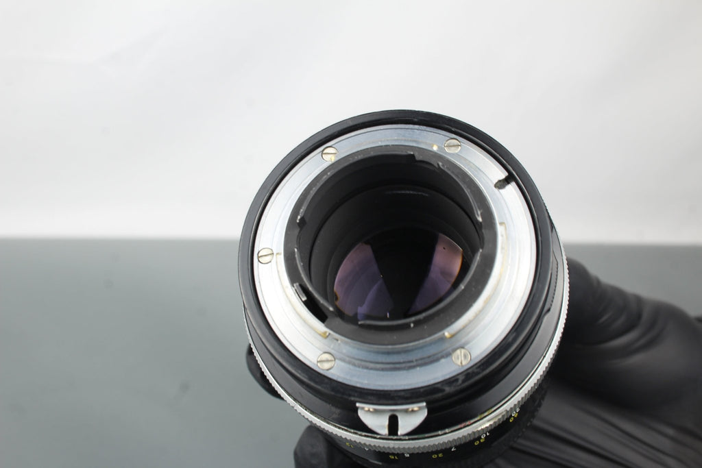 Nikon 1:2.8 F=135mm Nikon F Mount - Dutch|Thrift