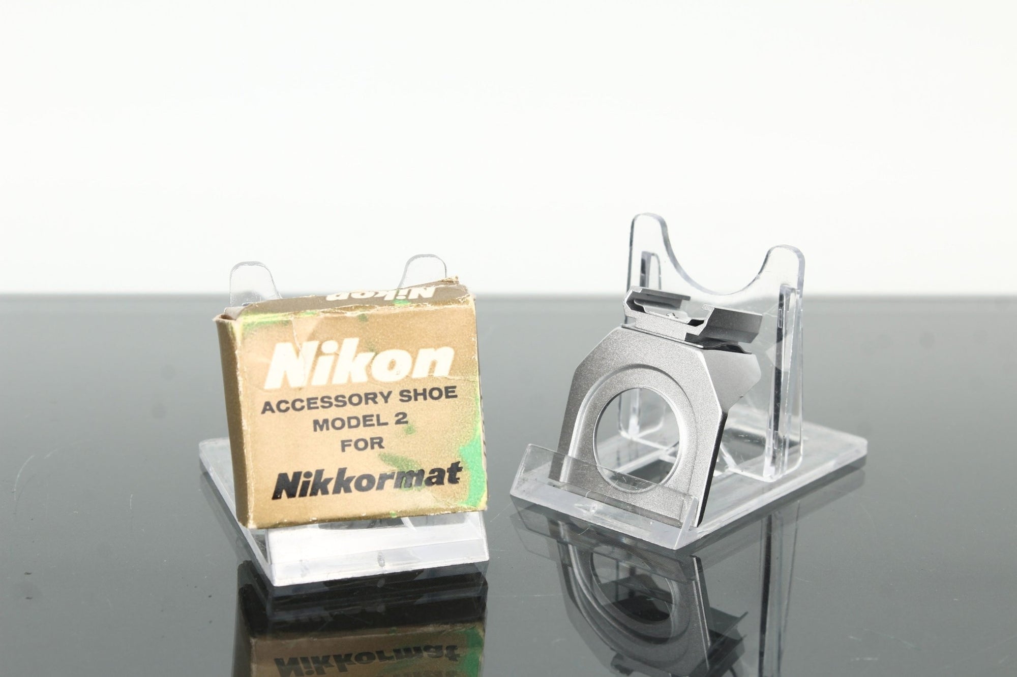 Nikon Accessory Shoe Model 2 for Nikkormat - Dutch|Thrift