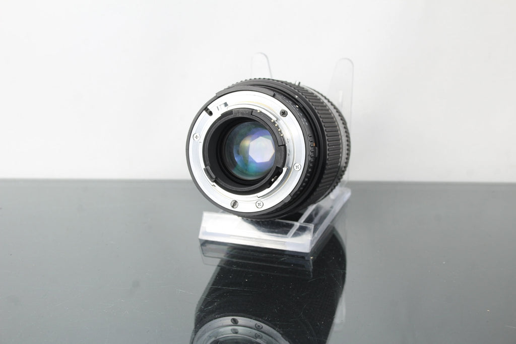 Nikon AF 35 - 70mm 1:2.8 Nikon AF Mount - Dutch|Thrift