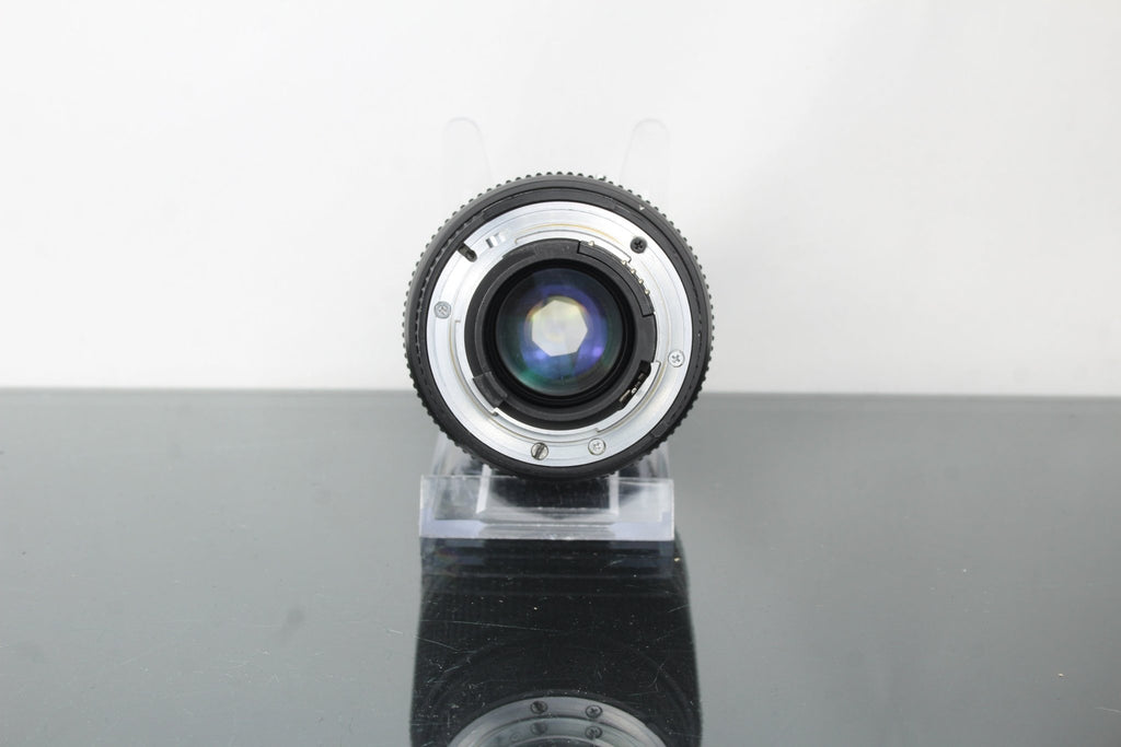 Nikon AF 35 - 70mm 1:2.8 Nikon AF Mount - Dutch|Thrift