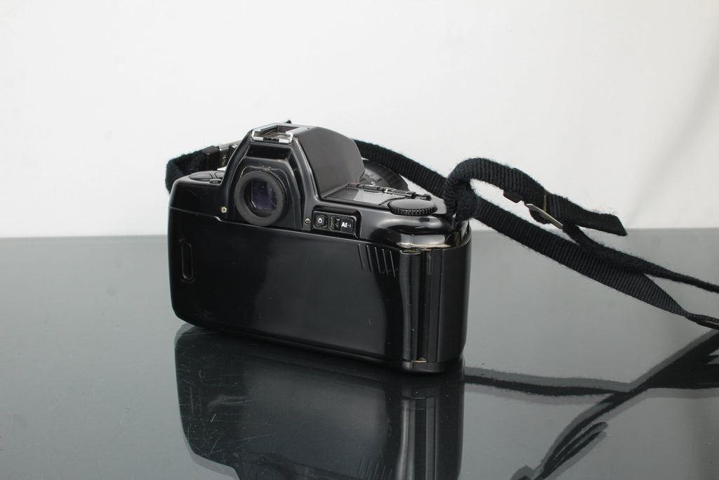 Nikon AF F - 801 + Sigma 28 - 105mm 1:4 - 5,6 lens (Nikon F mount) - Dutch|Thrift