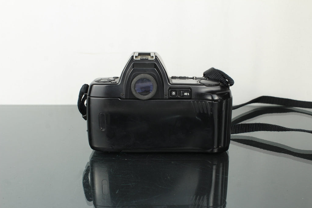 Nikon AF F - 801S + Nikon AF Nikkor 35 - 80mm 1:4 - 5.6D lens (F - mount) - Dutch|Thrift