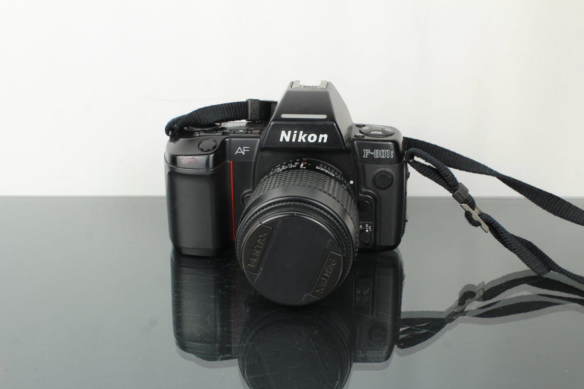 Nikon AF F - 801S + Nikon AF Nikkor 35 - 80mm 1:4 - 5.6D lens (F - mount) - Dutch|Thrift