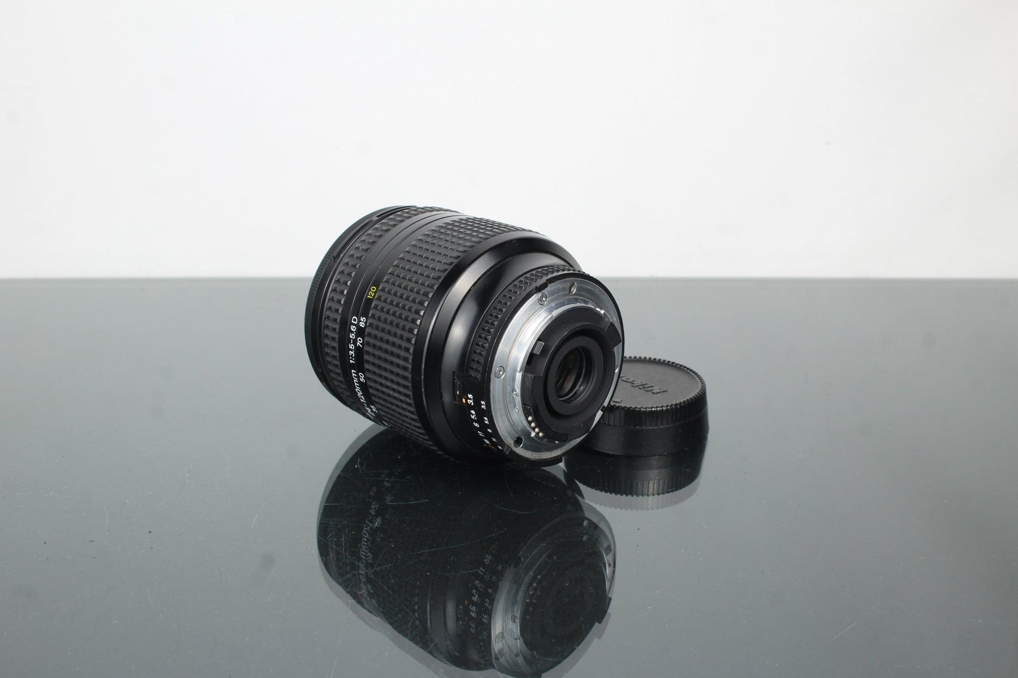 Nikon AF Nikkor 24 - 120mm 1:3.5 - 5.6 D (Nikon F mount) - Dutch|Thrift
