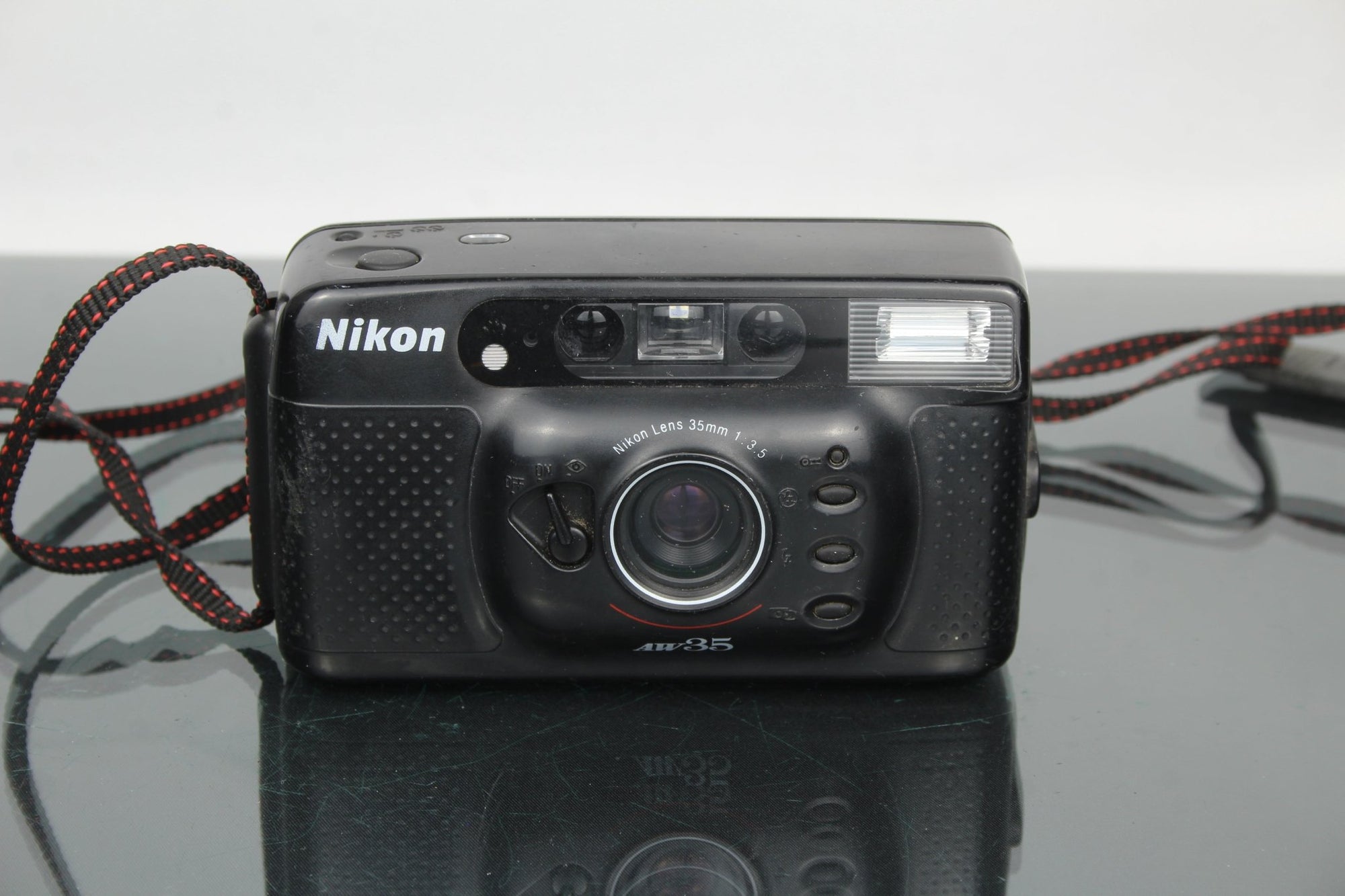Nikon AW35 - Dutch|Thrift